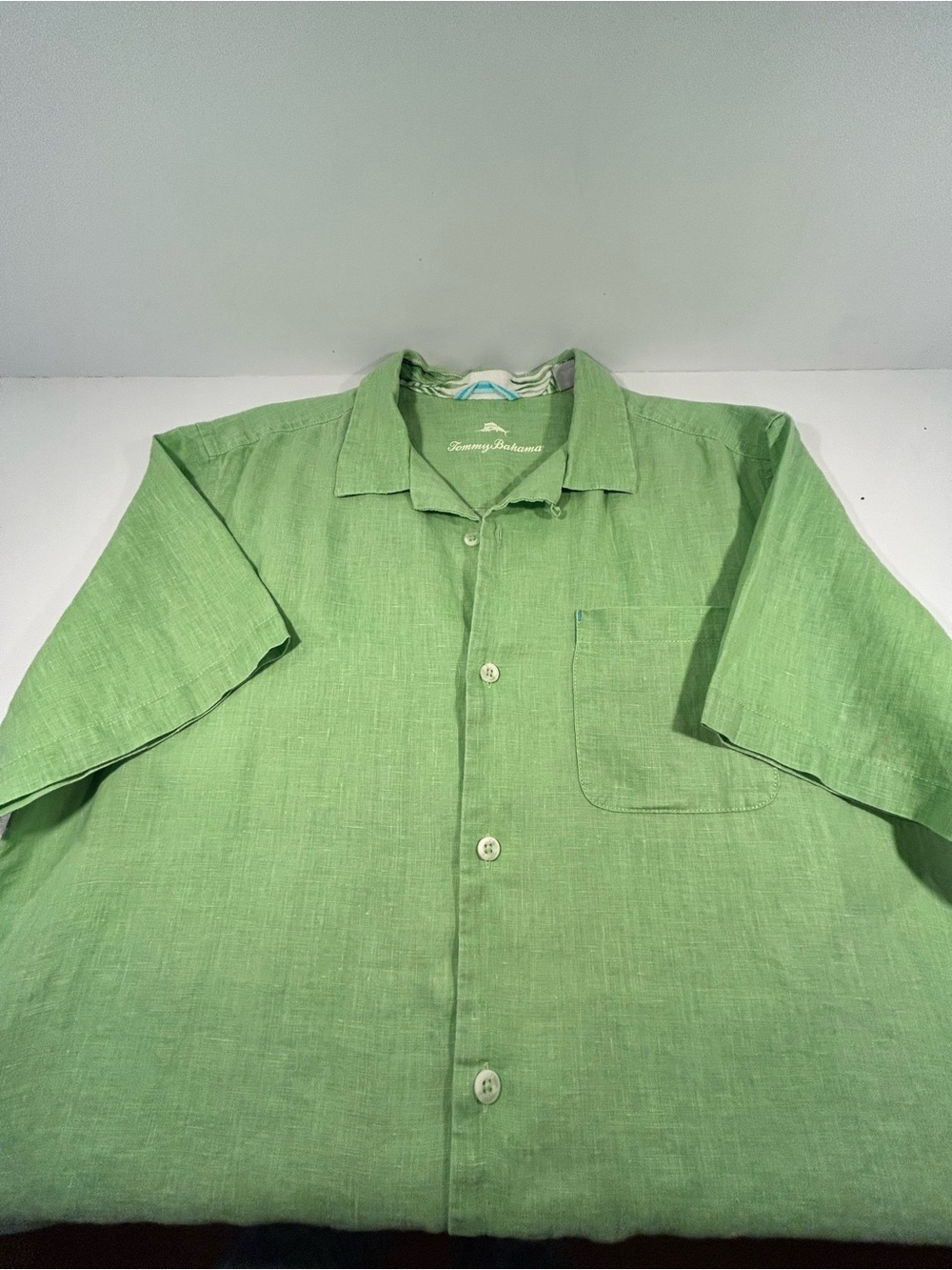Tommy Bahama Men’s Medium Green Linen Button Front Camp Shirt Resort Tropical